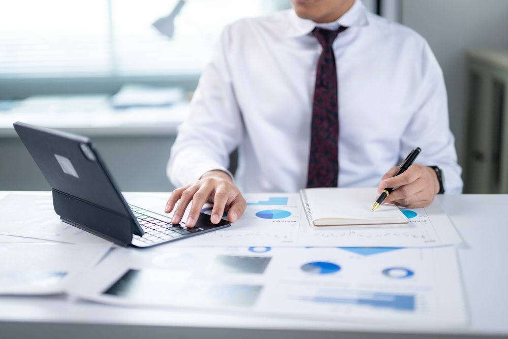 Embedded AI suggestions for chart types - Allston Yale